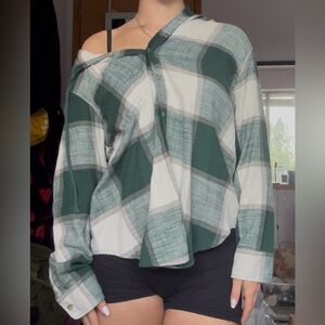 American Eagle green hooded flannel 💚🦅